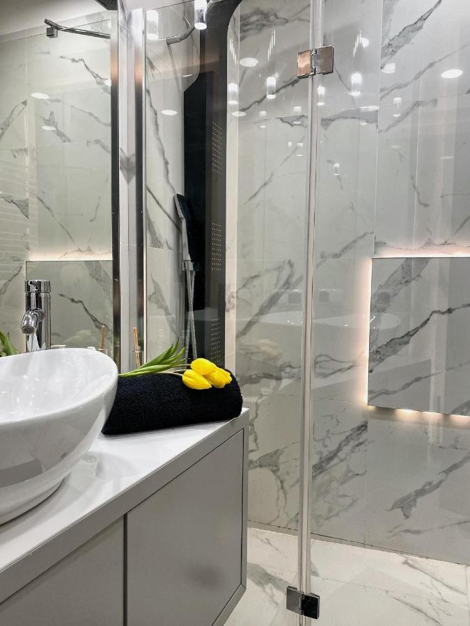 Bp Gray Premium Apartment Torun Bagian luar foto