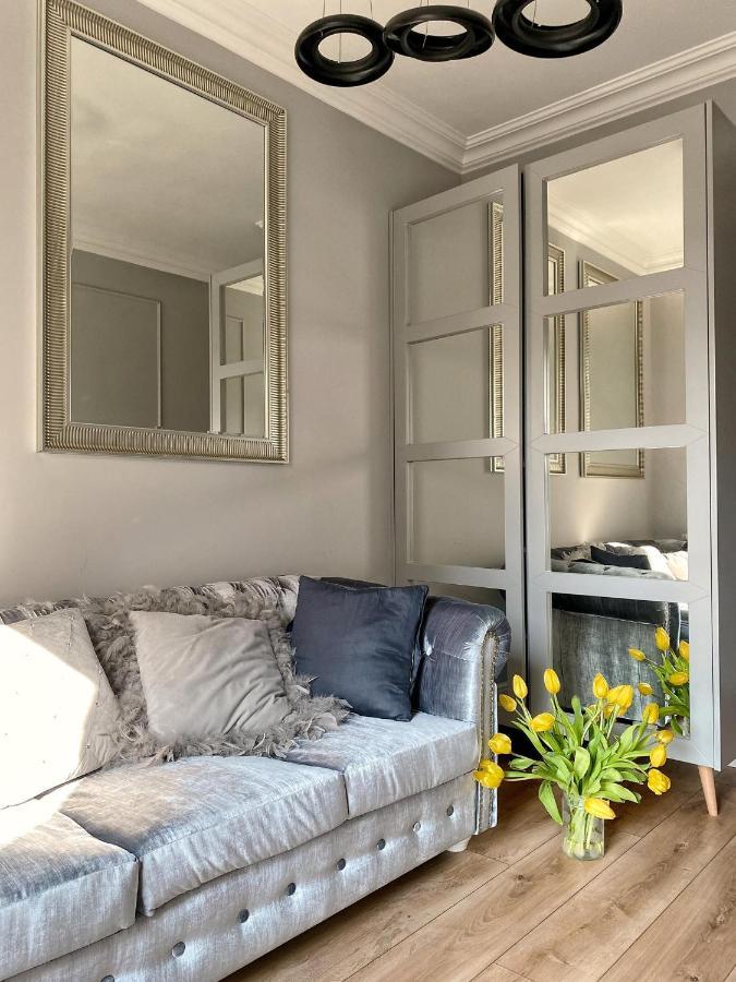 Bp Gray Premium Apartment Torun Bagian luar foto