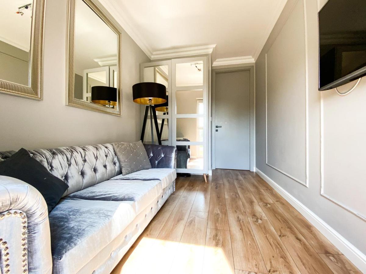 Bp Gray Premium Apartment Torun Bagian luar foto